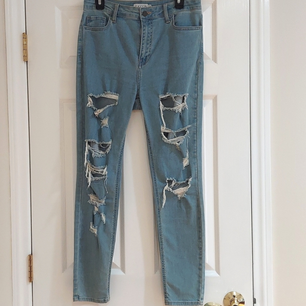 Skinny ripped jeans